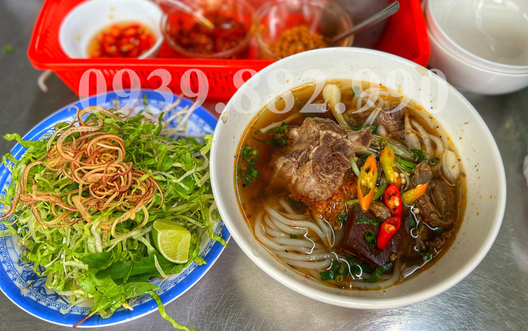 Bún Bò Huế Phiên Bản Nha Trang - hình 1