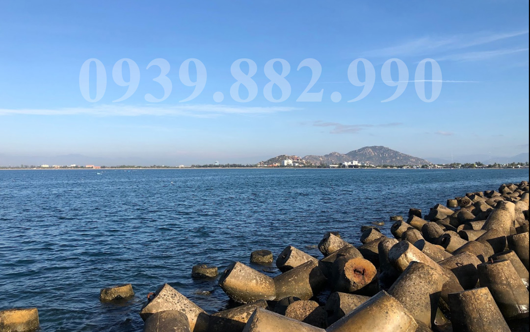 Mũi Cảng Khánh Hội ở Ninh Chữ - hình 2