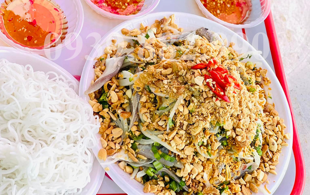 Gỏi Cá Trích Hòn Sơn: Đặc Sản Vùng Biển Lôi Cuốn
